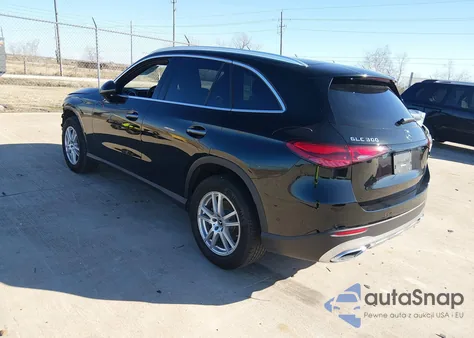 2025 Mercedes-Benz Glc 300 Suv z USA, uszkodzony, nr VIN W1NKM4GB4SF241631